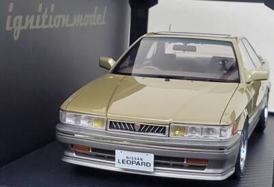 ignition model 1/18 Nissan Leopard 3.0 Ultima F31 IG1012 Gold