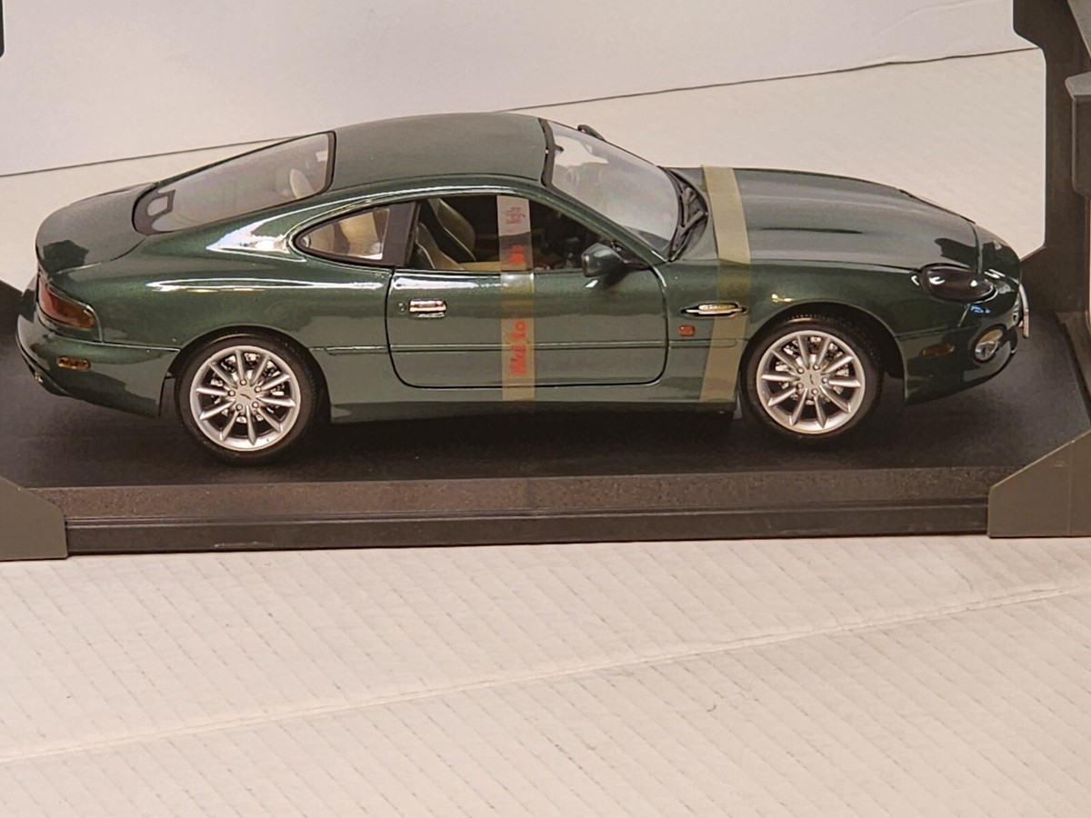 Maisto 1/18 - Aston Martin DB7 Vantage A.M Green Metallic Diecast