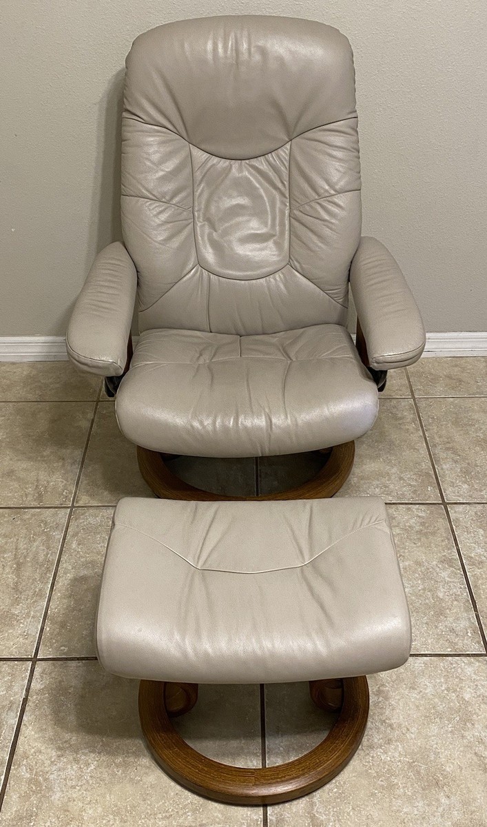Ekornes Stressless Leather Recliner Chair & Ottoman Medium Norway