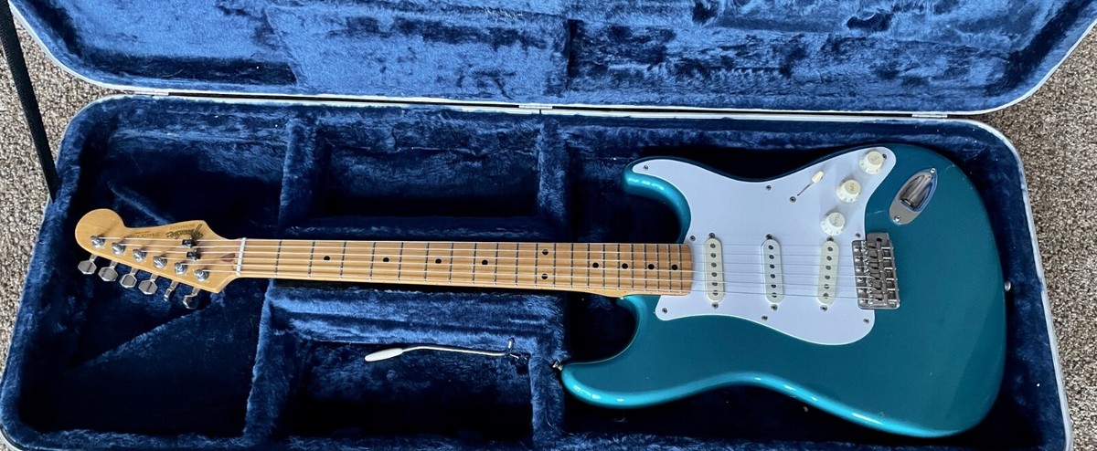 Fender VINTAGE 1980's MIJ Stratocaster Lake Placid Blue E Serial