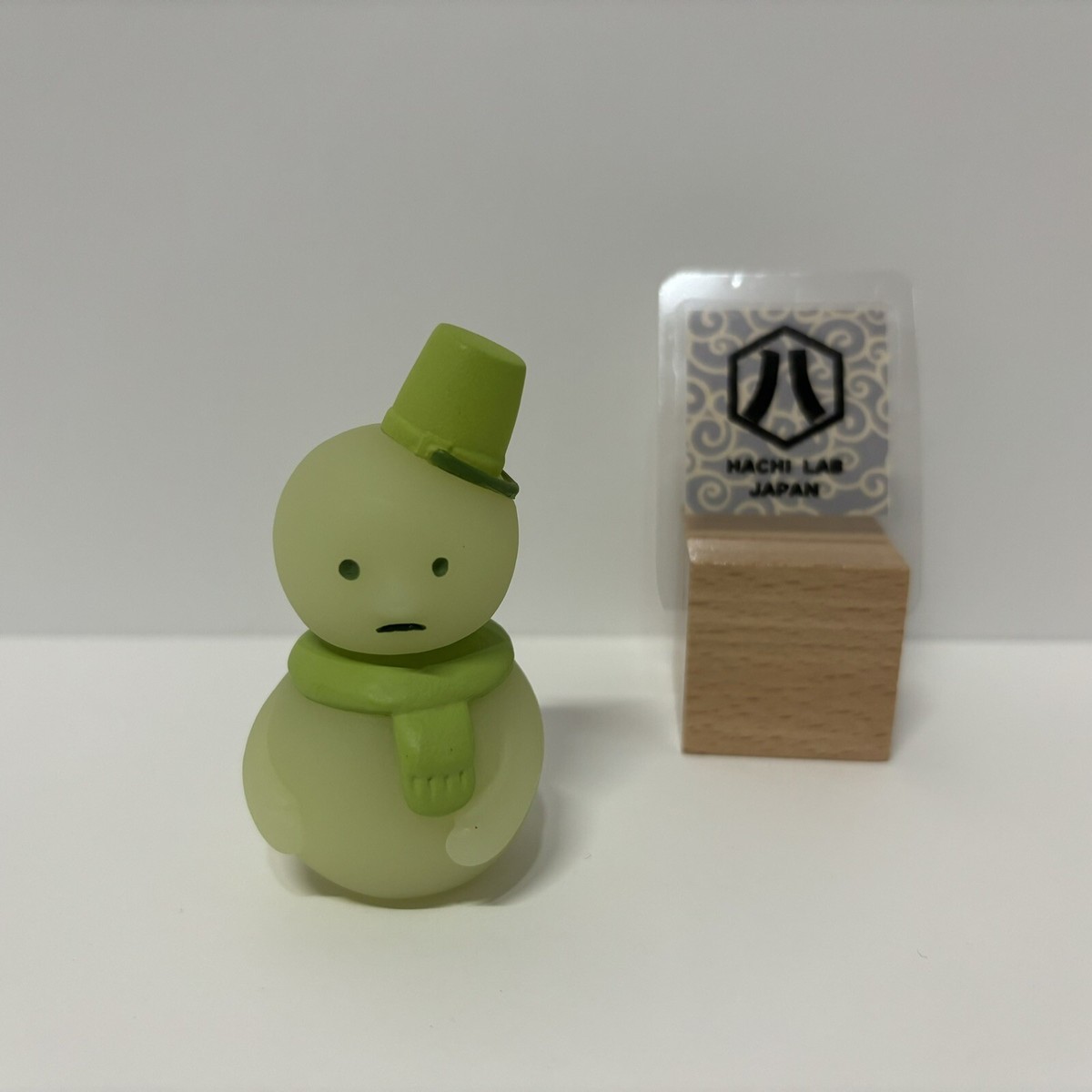 SMISKI Series2 Secret Snowman GLOW IN THE DARK Figure Winter Japan
