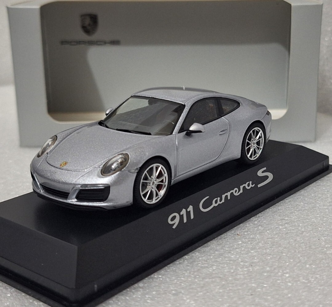 Porsche 911 (991.II) Carrera S 2016 Silver 1:43 Minichamps WAP 020