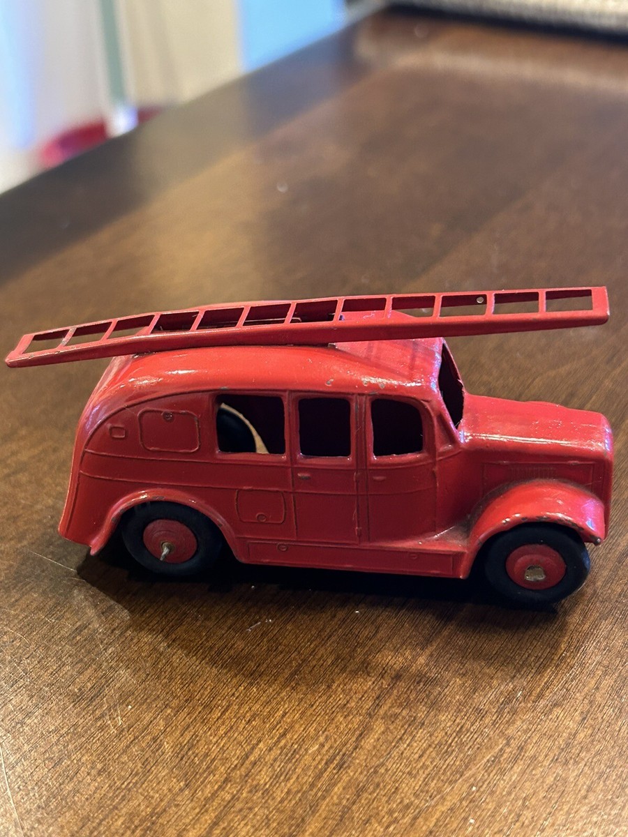 DINKY TOYS Meccano England original 1948 LEYLAND FIRE ENGINE