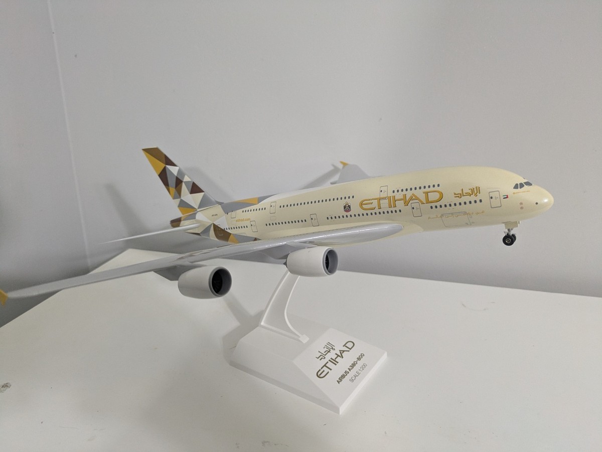 1/200 SKYMARKS ETIHAD AIRWAYS AIRBUS A380-800 W/GEAR AIRCRAFT