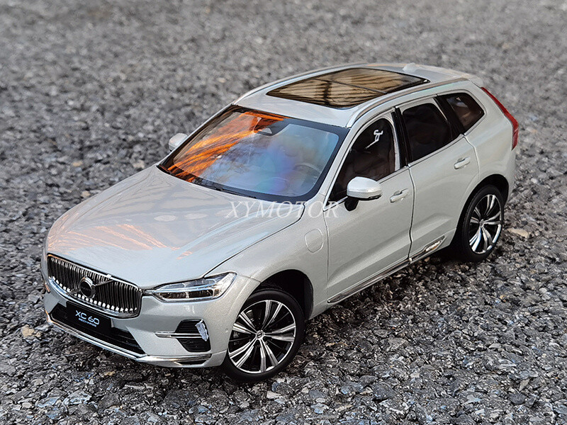 1:18 Volvo XC60 2022 SUV Diecast Car Model Toys kids gifts White
