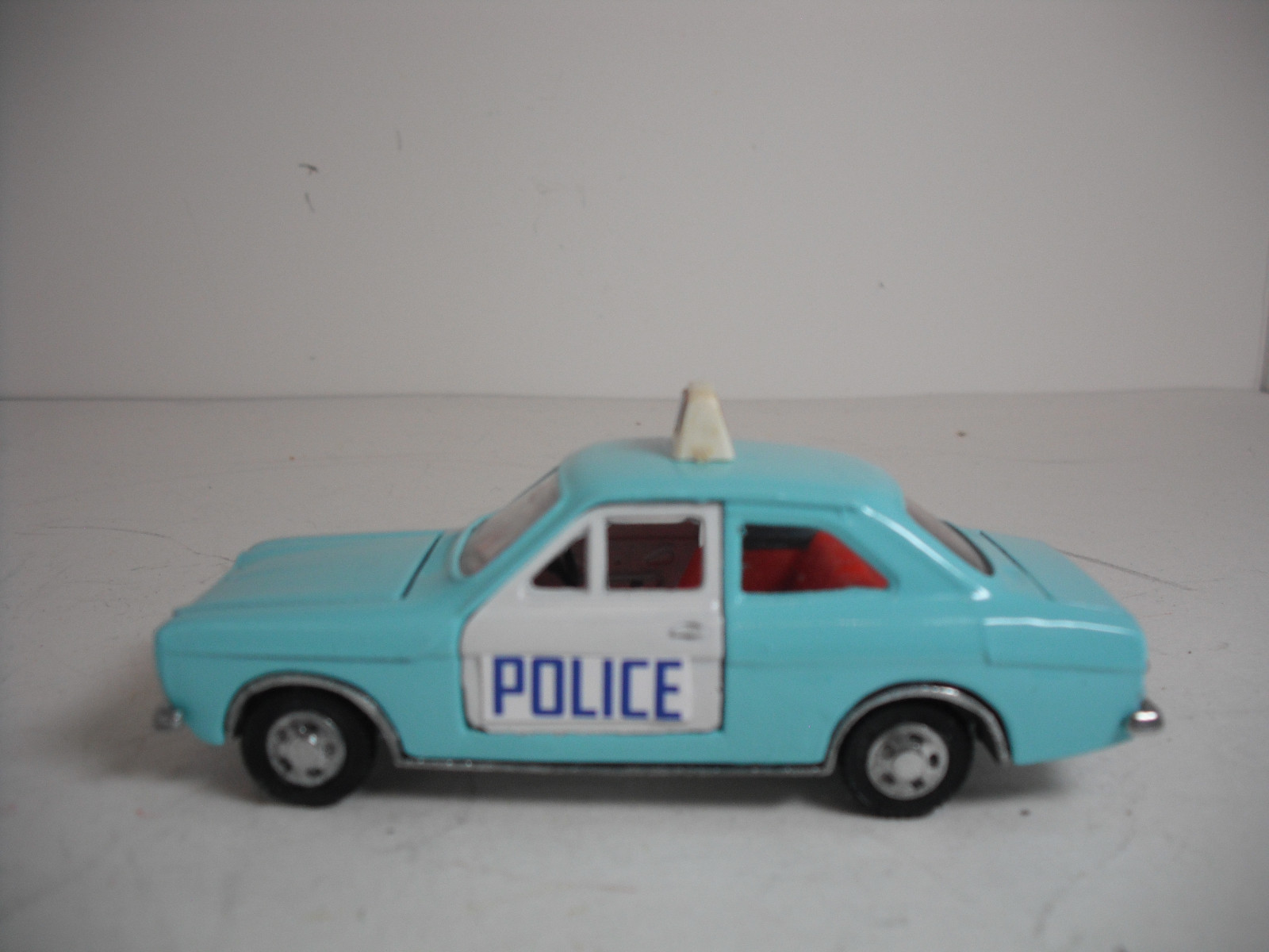 Dinky 270, Ford Panda Police Car - Free Price Guide & Review