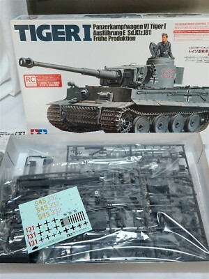 Tamiya Panzerkampfwagen VI Tiger I 1/35 Radio Control Tank Set