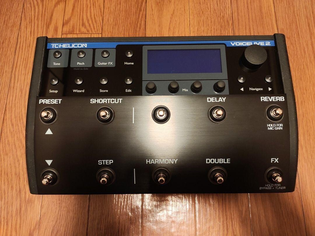 TC-HELICON VOICELIVE 2 Vocal Multi-Effects Processor w/power