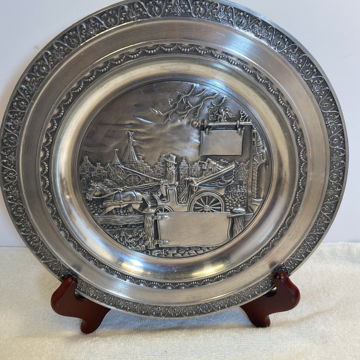 Collectible Tin-Etain 97% E.PU. 211 Europe Wall Plate/ Decorative