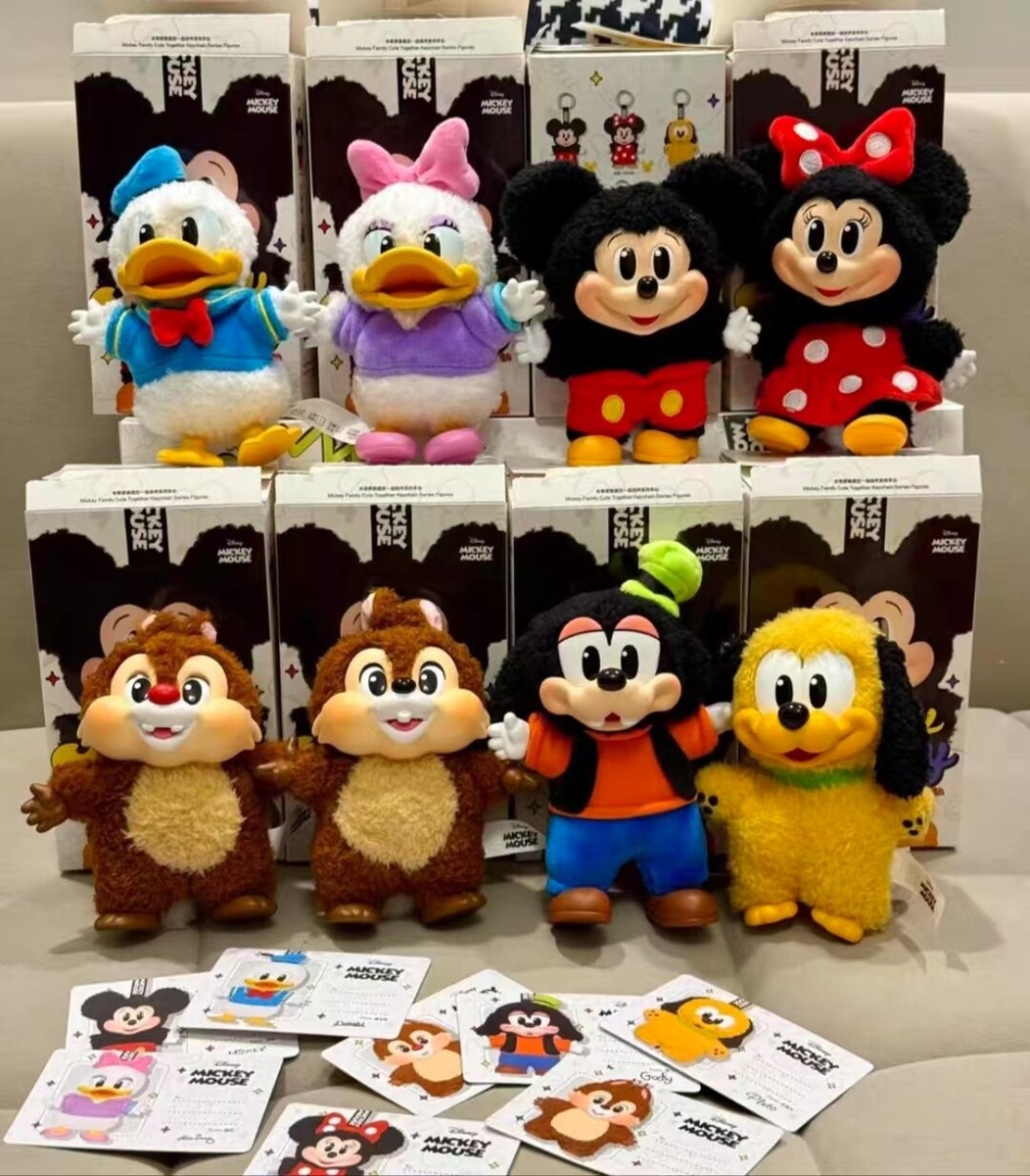 MICKEY FAMILY CUTE TOGETHER KEYCHAIN SERIES BLIND BOX CONFIRMED