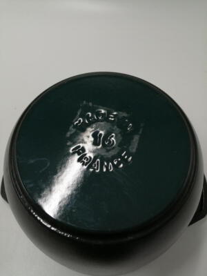 STAUB 16 La Cocotte DE GOHAN La Mer Black Pot | eBay