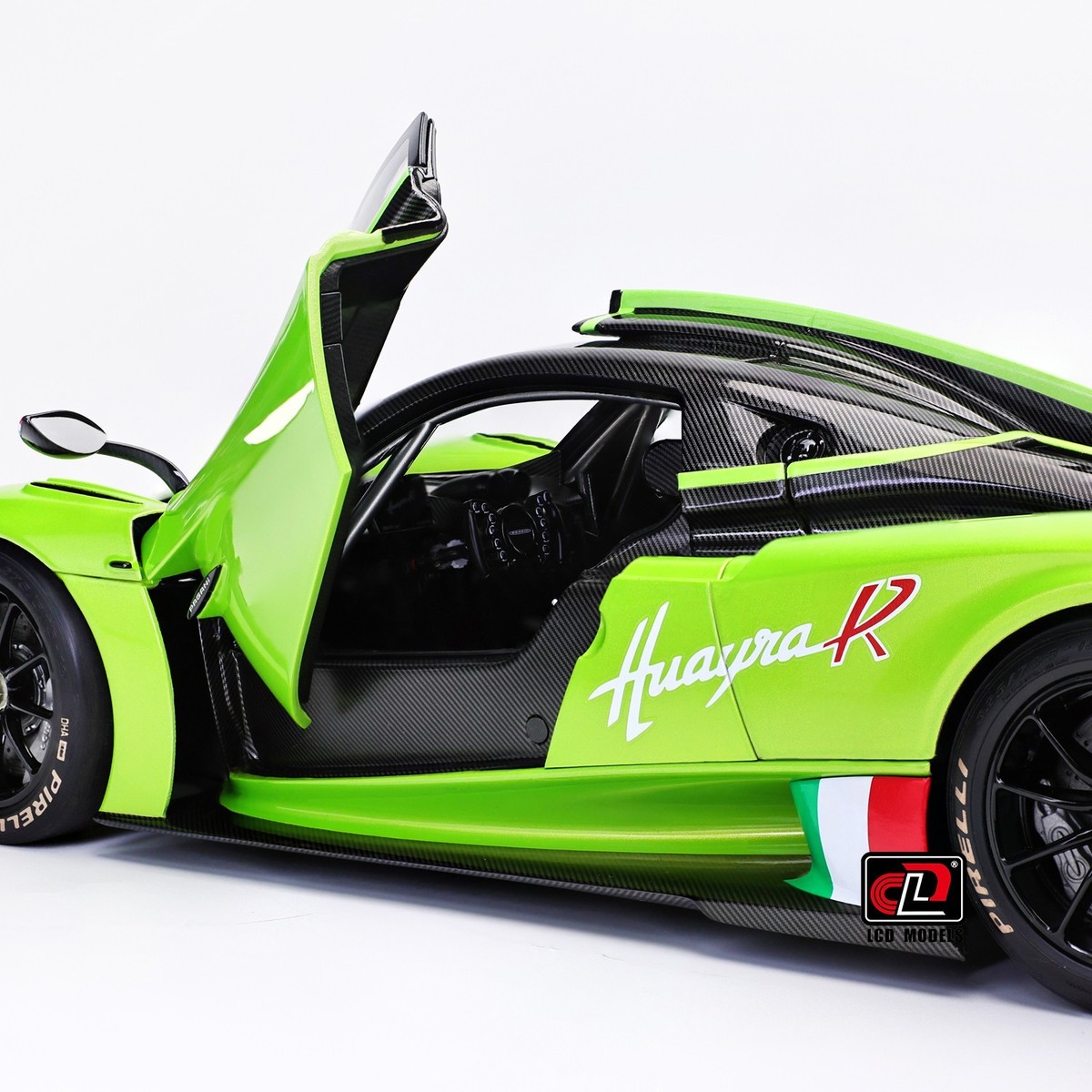LCD MODELS LCD18012-GR 1:18 PAGANI HUAYRA R (GREEN) DIECAST