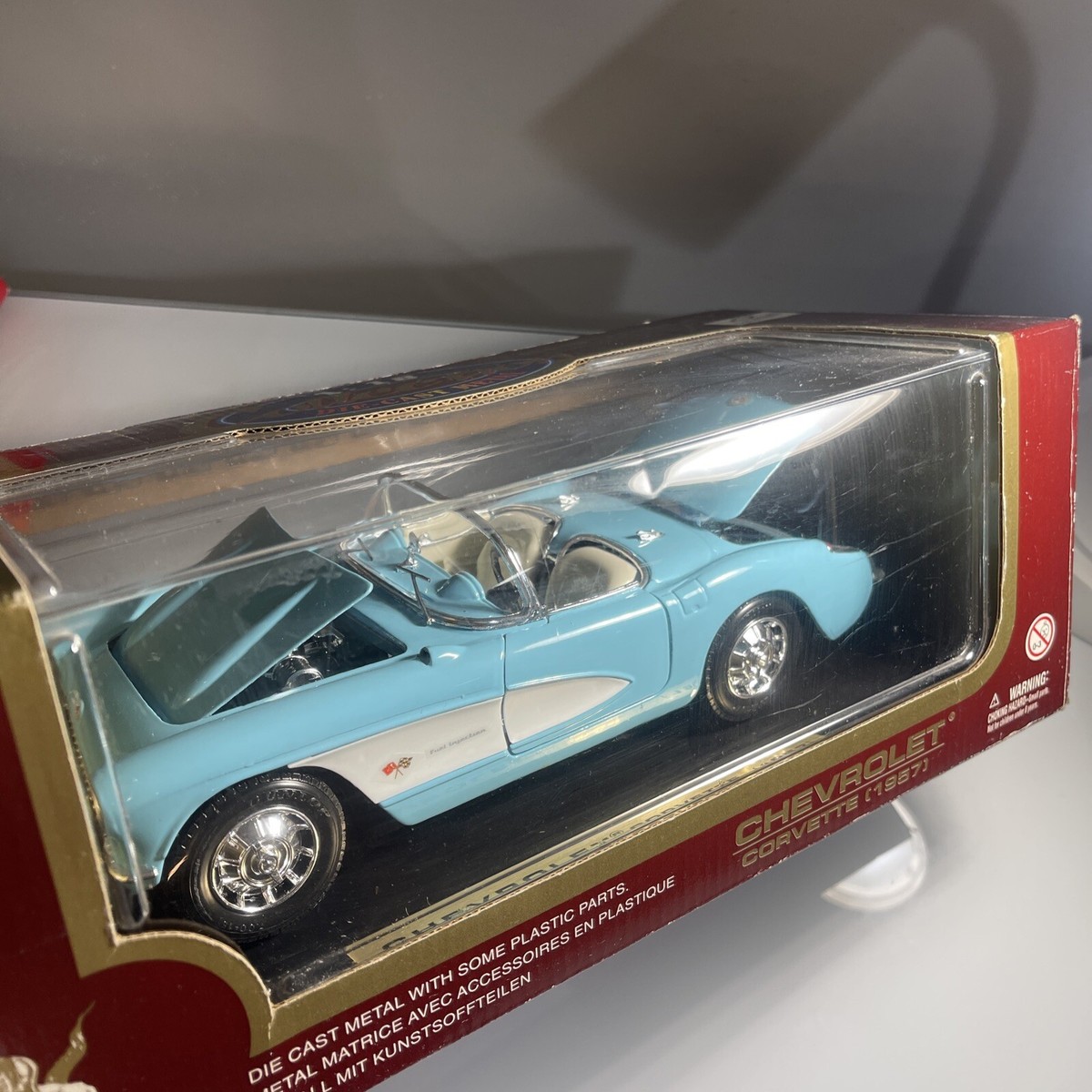 Road Legends 1/18 Scale 92018 - 1957 Chevrolet Corvette Turquoise
