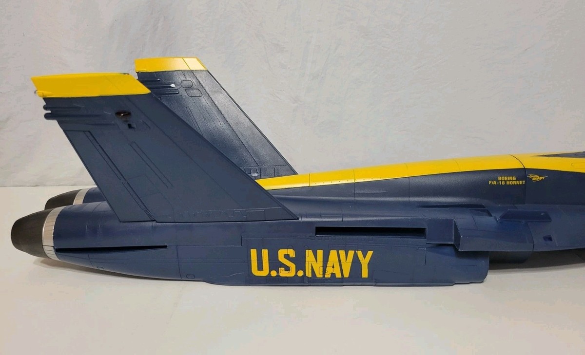 BBI Elite Force 1:18 F/A-18C Hornet Blue Angels Model Aircraft