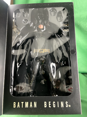 Hot Toys MMS13 Batman - Batman Begins 1/6 Scale Action Figure