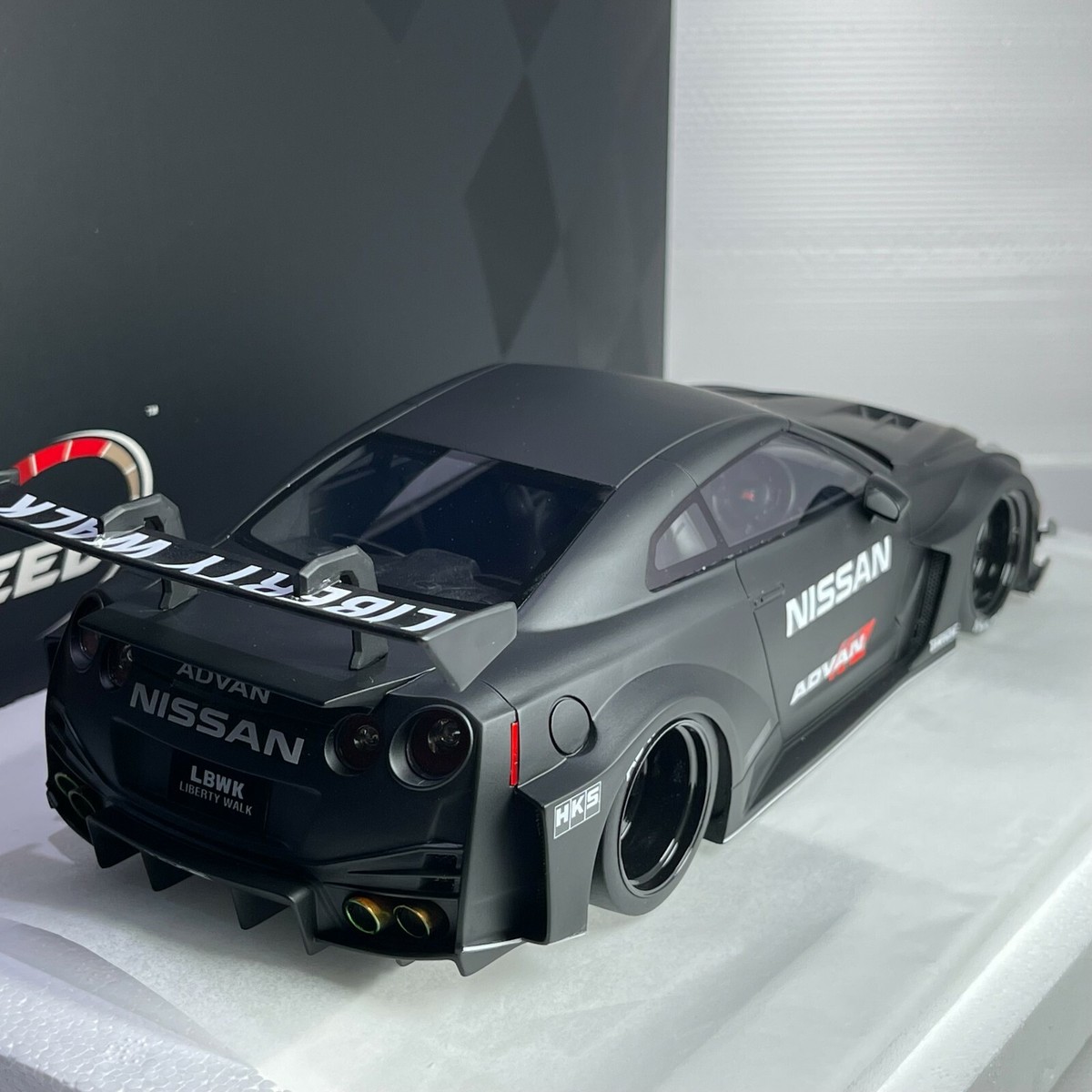 1/18 TSM Top Speed LBWK NIssan R35 35GT-RR LB-Silhouette Works GT