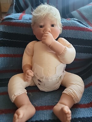 Vintage Lee Middleton Baby Doll Thumb Sucker Lifelike Reborn 19