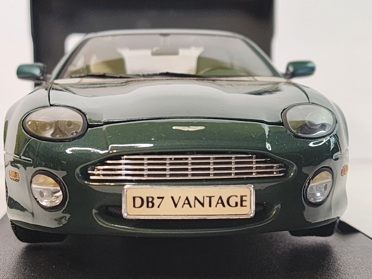 Maisto 1/18 - Aston Martin DB7 Vantage A.M Green Metallic Diecast