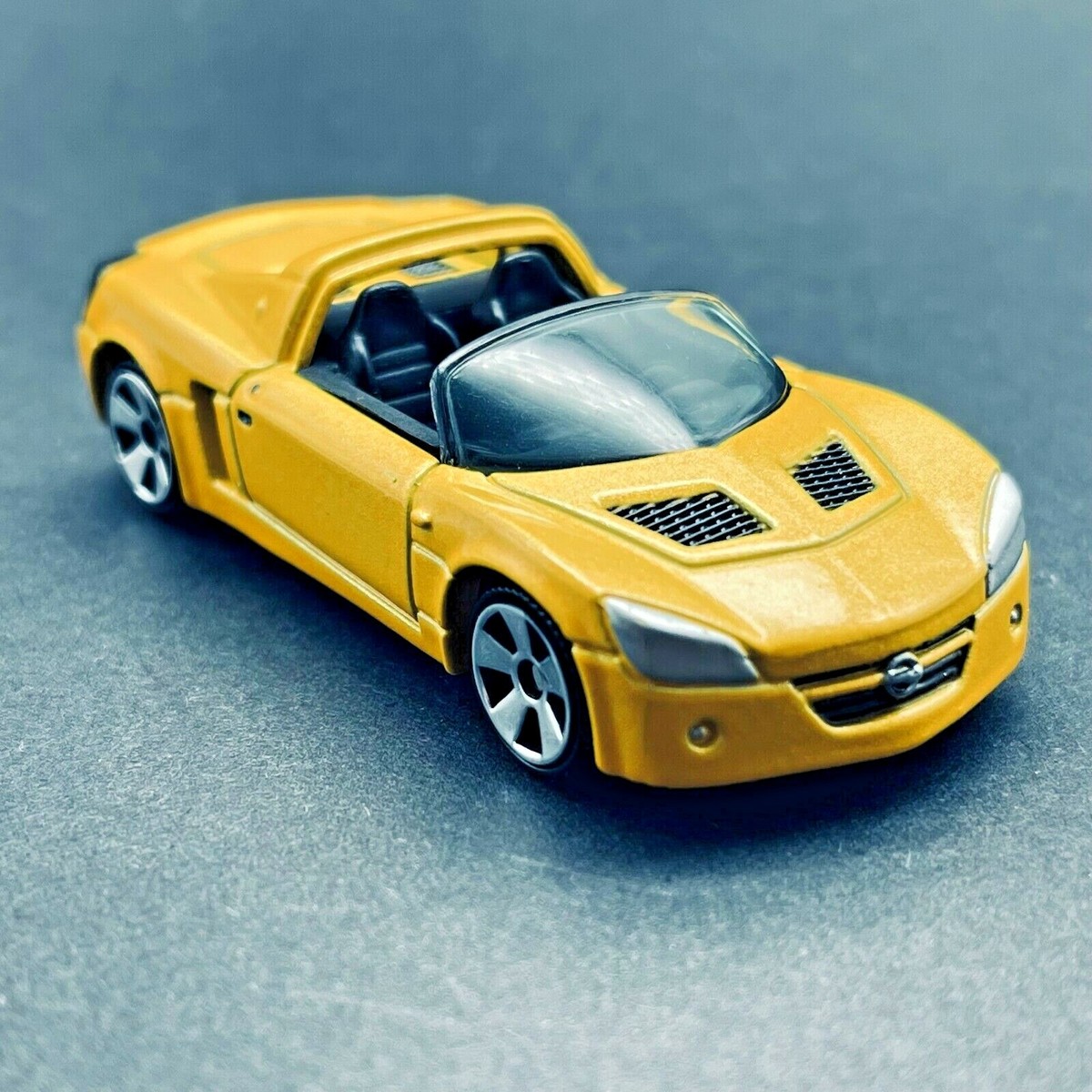 2002 Matchbox Opel Speedster Sports Car Metallic Yellow Diecast 1