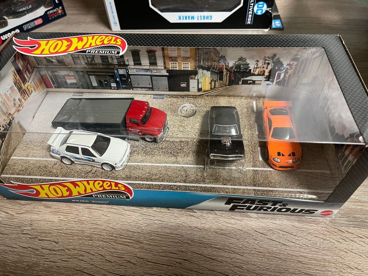 Hot Wheels Fast & Furious Diorama Garage Box Set Jetta, Orange