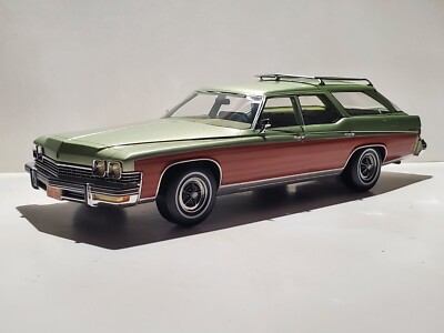 BOS Models 1974 Buick Estate Wagon 1:18 Scale Resin Car Green Wood