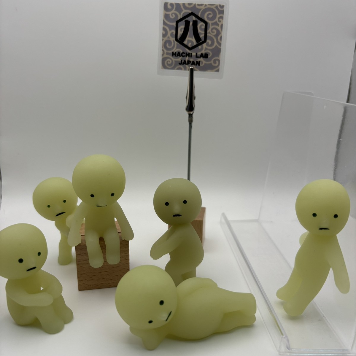 SMISKI Series1 Normal Complete set of 6 GLOW IN THE DARK figure