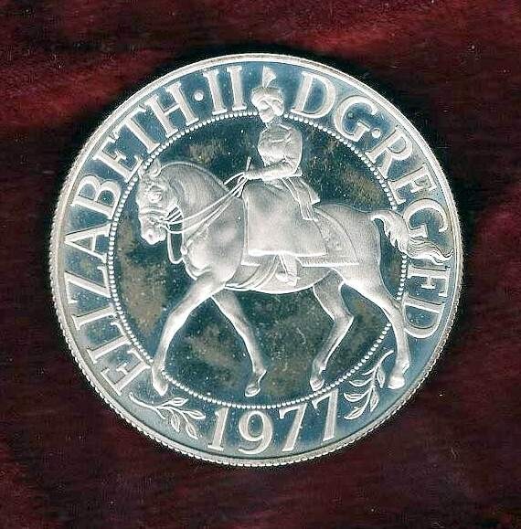 1977 Queen Elizabeth II Silver Jubilee Commemorative Crown DG.REG