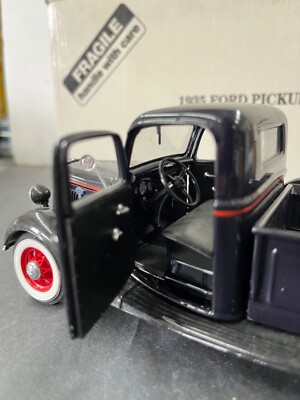レア絶版】DANBURY MINT社 1935 FORD PICKUP1:24 レア絶版】DANBURY