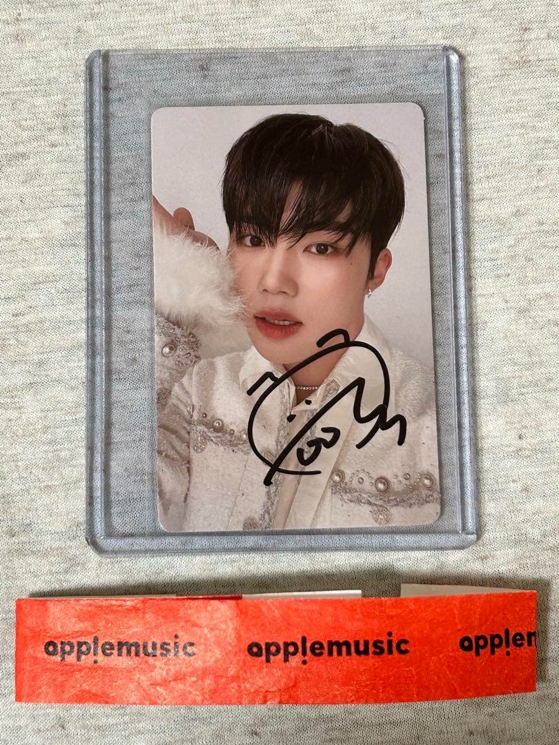 zerobaseone ZB1 GunWook Autographed Photo card 12/3 autograph