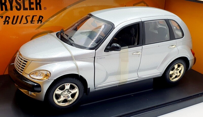 Gate 1/18 Scale Diecast 01091 - 2001 Chrysler PT Cruiser - Silver