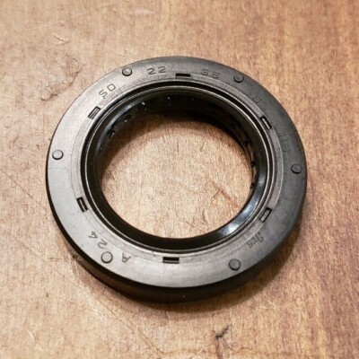 HONDA Oil Seal (22x35x6) GX110 GX120 F400 91202-ZE6-013 Genuine