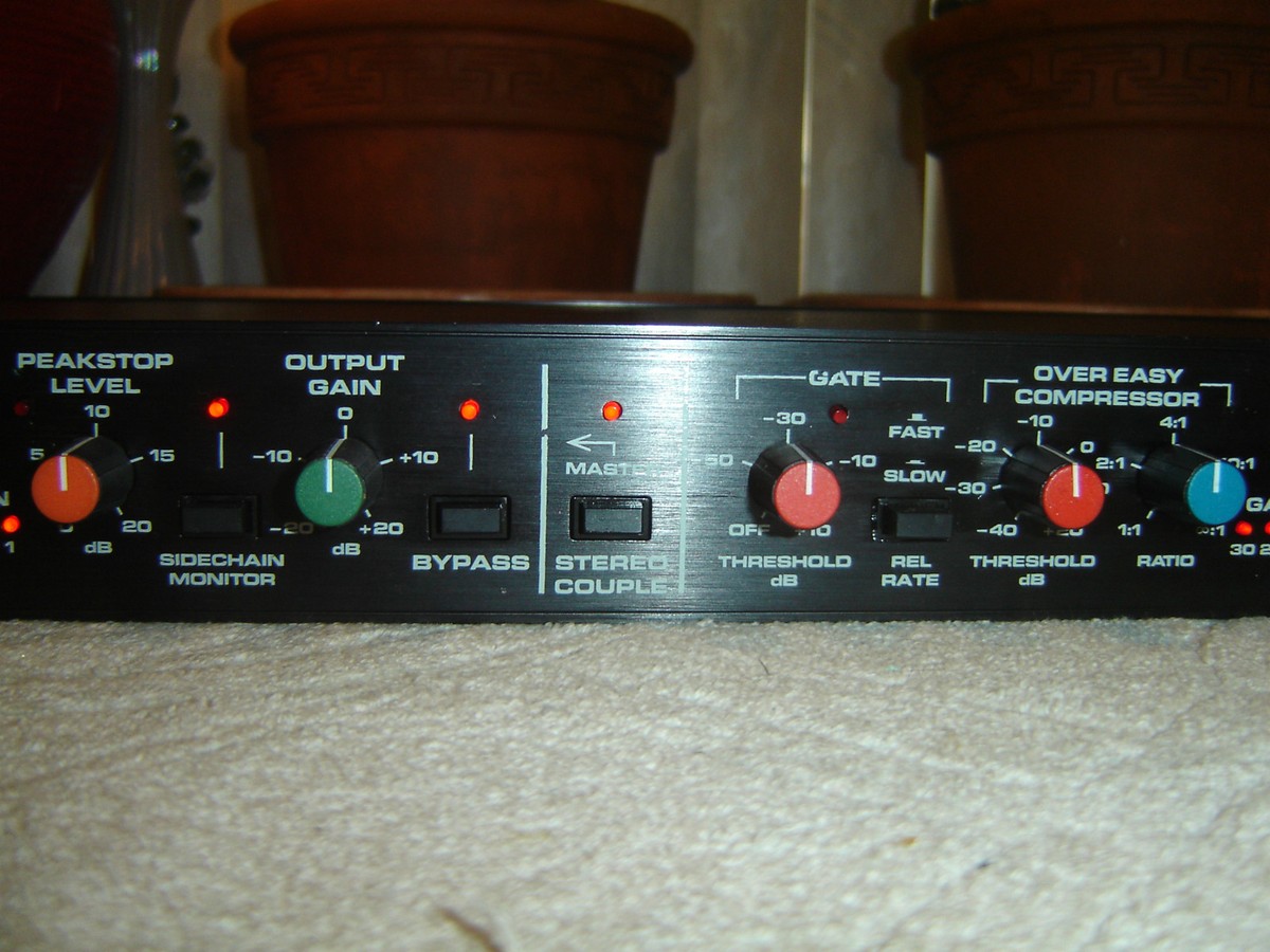 DBX 166, Original USA, 2 Channel Overeasy Compressor Limiter Gate