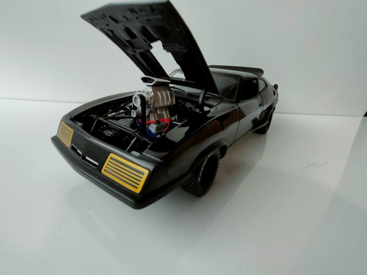Mad Max 2 Diecast Car 1/18 The Road Warrior Interceptor AUTOart