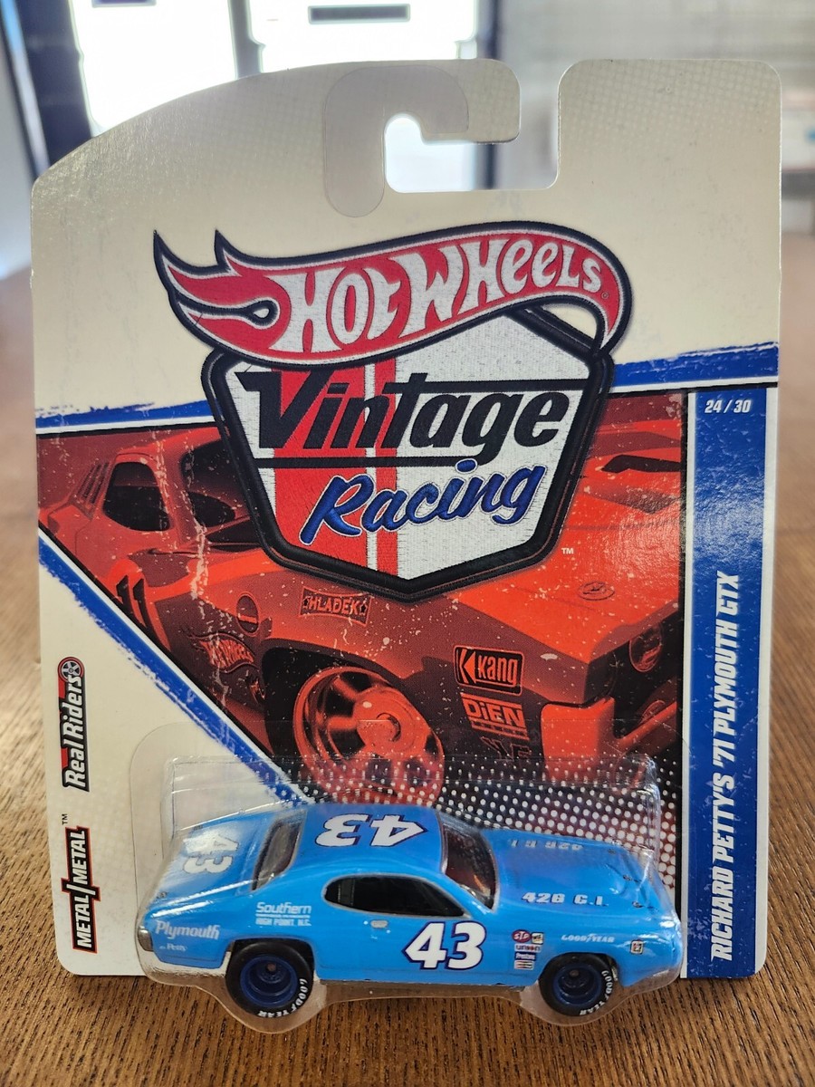2011 Hot Wheels Vintage Racing #24/30 Richard Petty's 1971