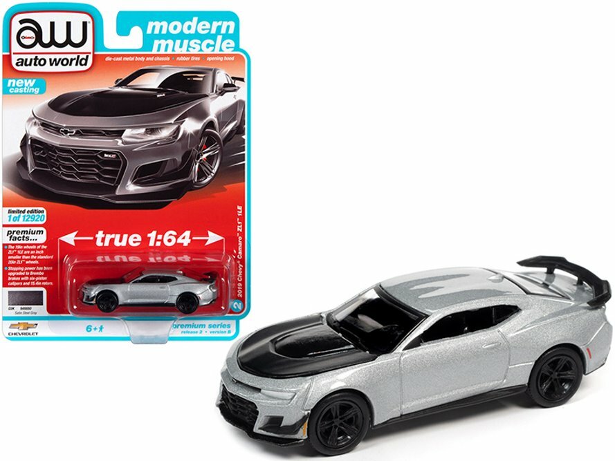 2019 CHEVY CAMARO ZL1 1LE 1/64 scale DIECAST CAR AUTO WORLD