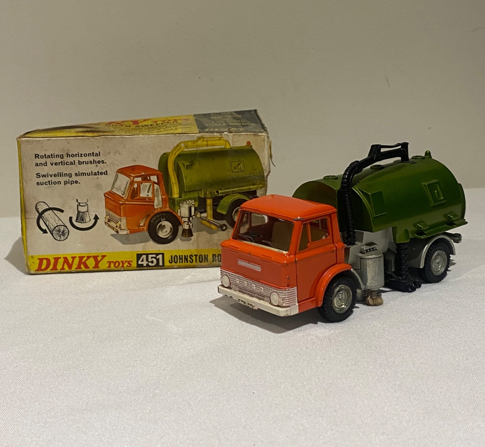 Dinky 451, Johnston Road Sweeper - Free Price Guide & Review