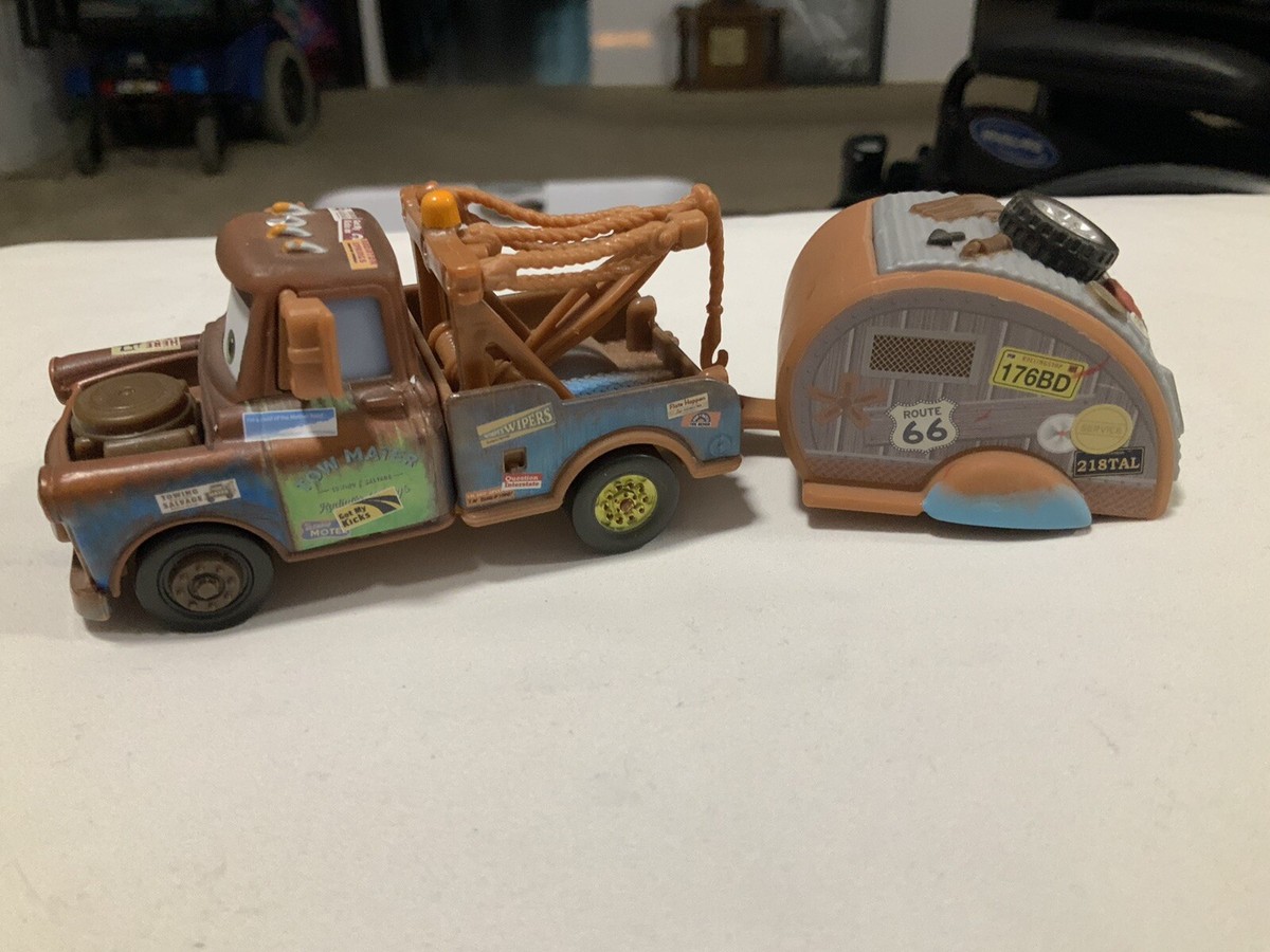 Disney Pixar Cars Road Trip Series Tow Mater And Detachable