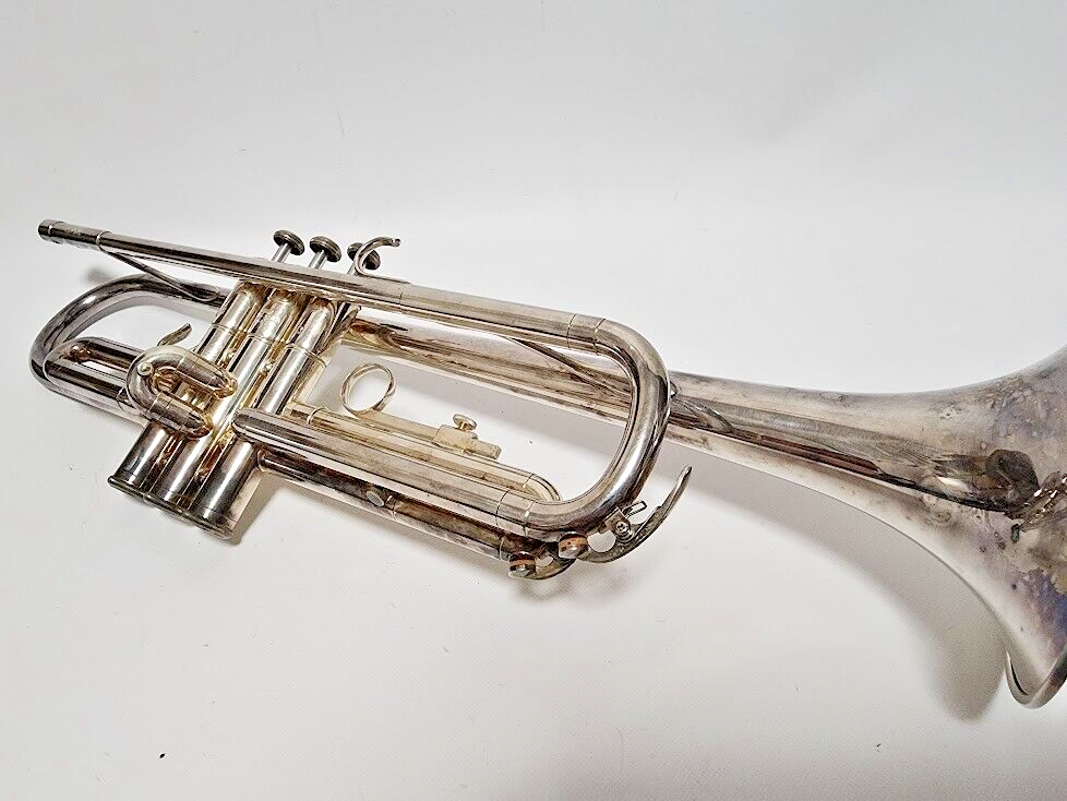 YAMAHA YTR-334S Trumpet with HardCase Mouthpiece Musical
