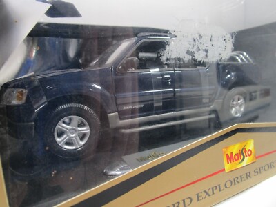 MAISTO 1/18 PREMIERE EDITION BLUE FORD EXPLORER SPORT TRAC TRUCK