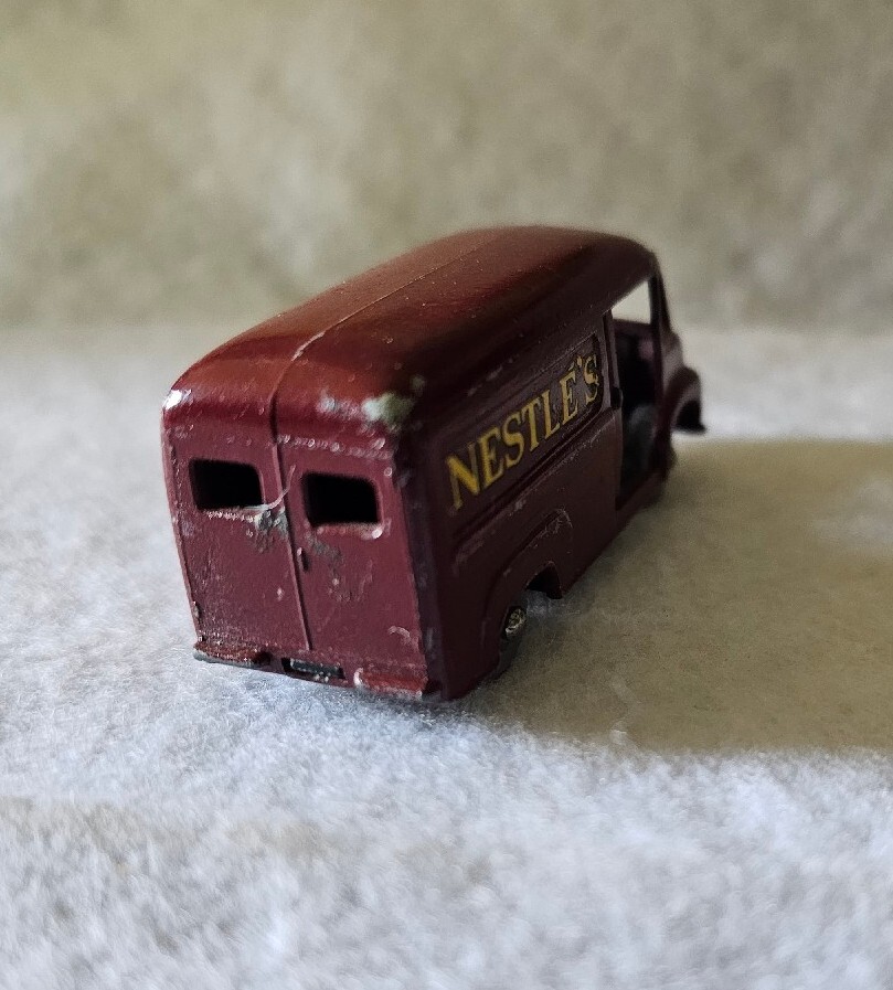 VINTAGE MATCHBOX LESNEY - NESTLE'S #69 COMMER 30 CWT VAN- MADE IN