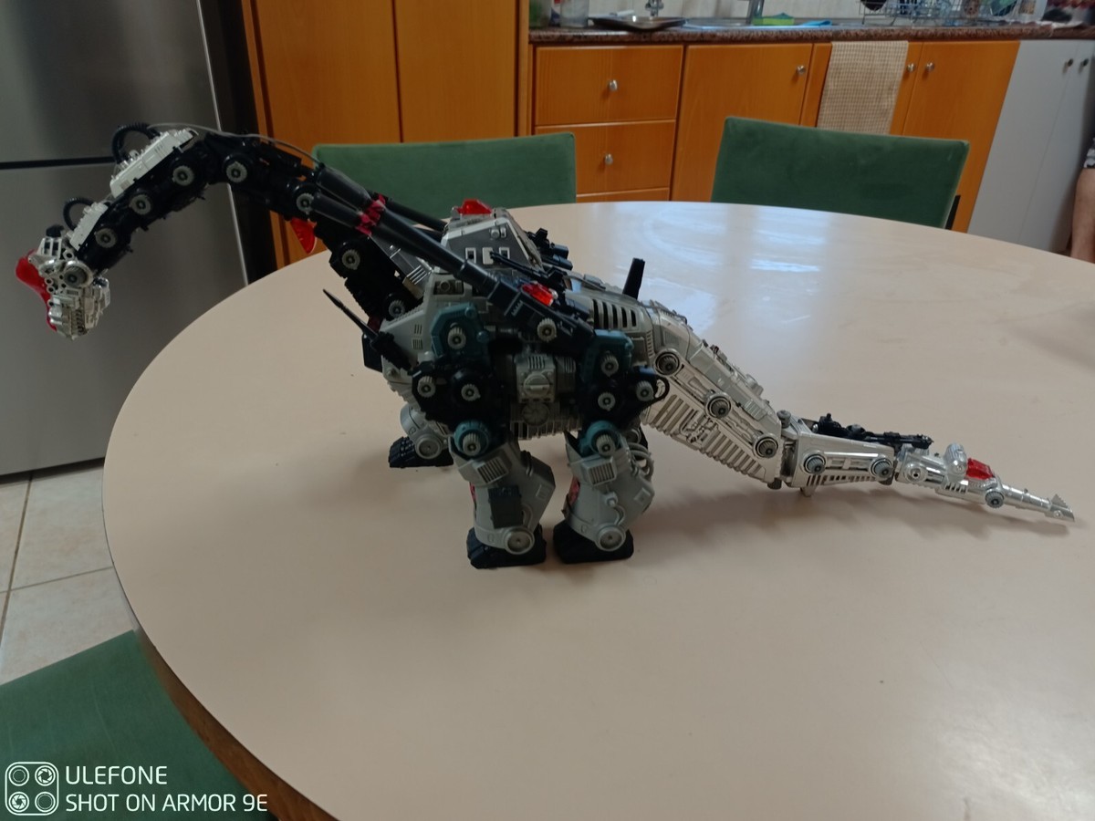 WOW Rare Vintage 90's ZOIDS 2 Ultrasaurus RZ-037 TOMY 1/72 Model
