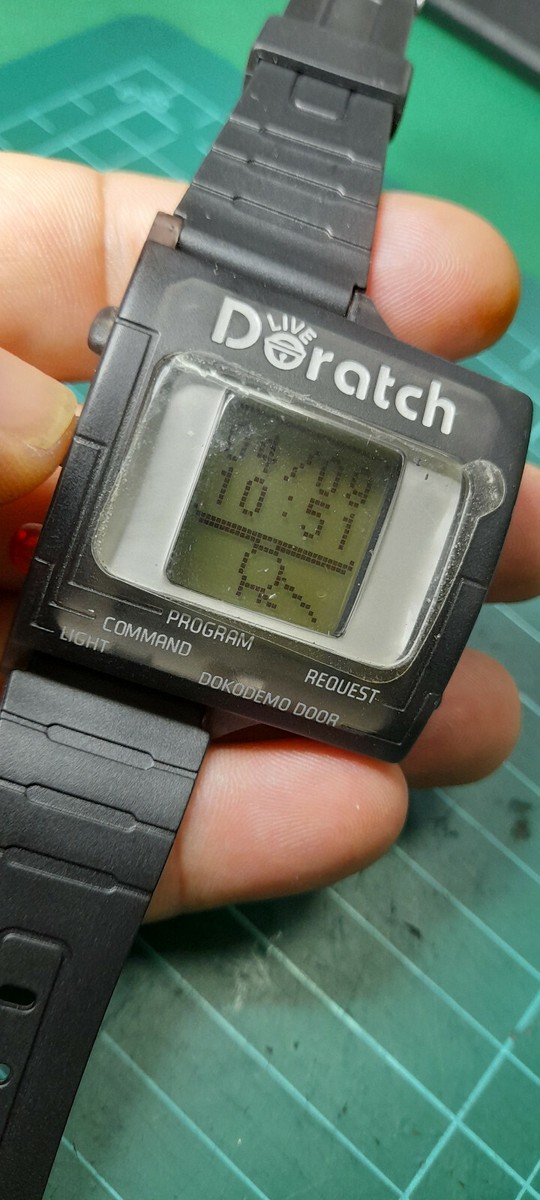 Ultra rare Vintage (1998) Doratch LIVE Evolution LCD Japan Watch