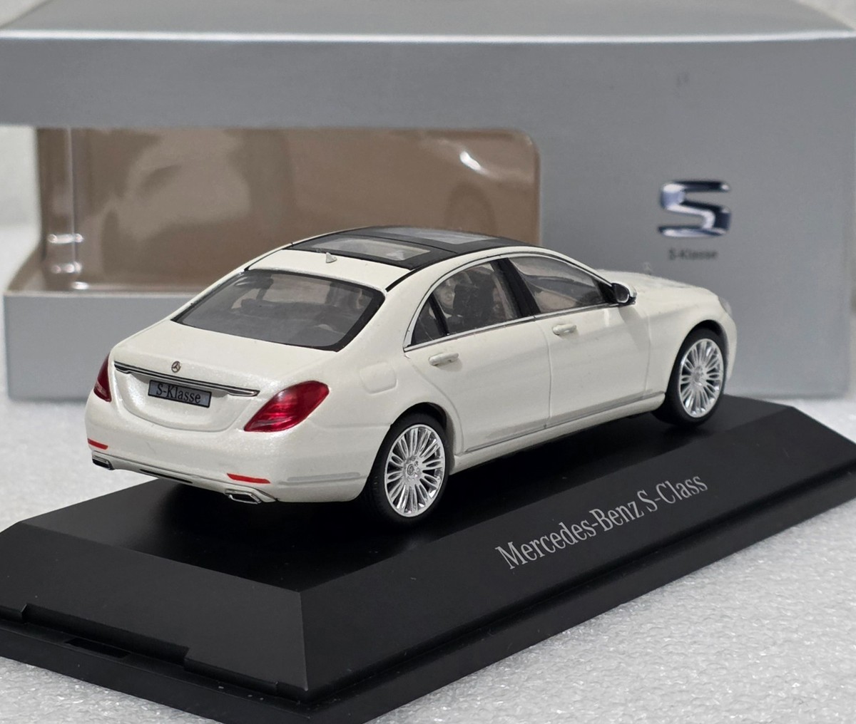 Mercedes-Benz S-Klass W222 2013 Diamond White 1:43 Schuco B6 696
