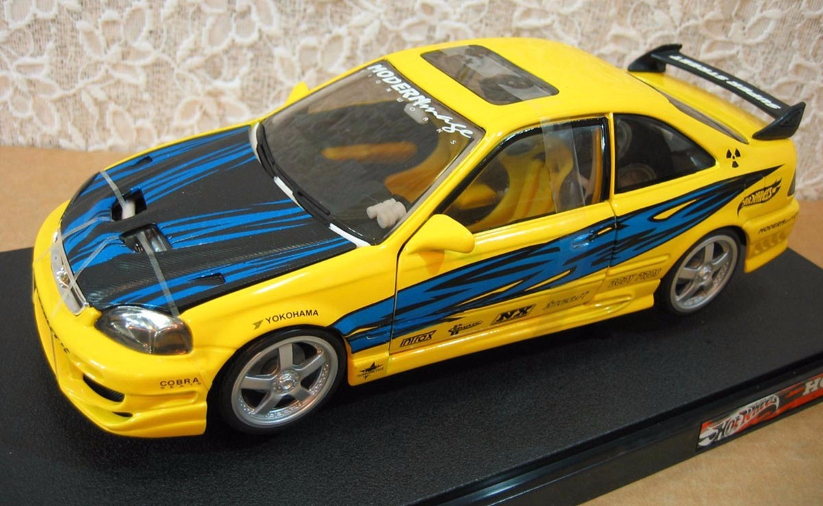 Hot Wheels Honda Civic Exclusive Super Street Edition Yellow Car