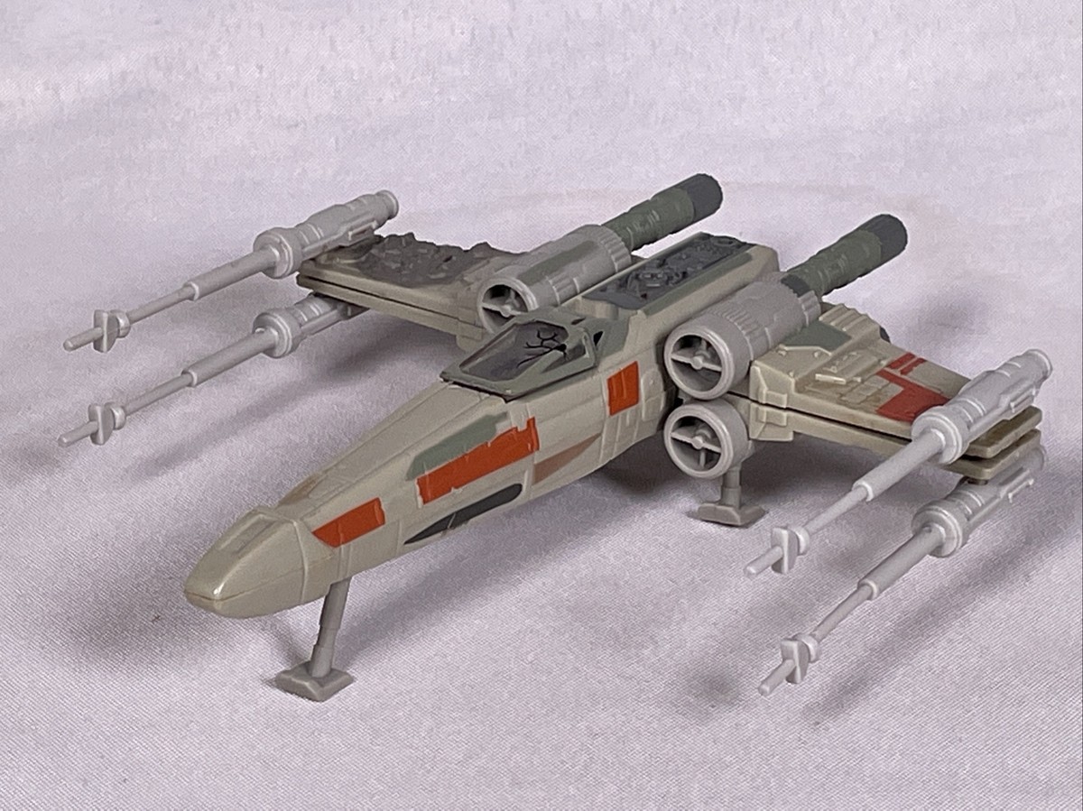 RED TWO Battle Damaged X-Wing Wedge Antilles Star Wars Action
