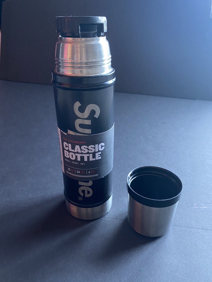 Supreme/Stanley 20 Oz. Vacuum Insulated Bottle BLACK FW19 100