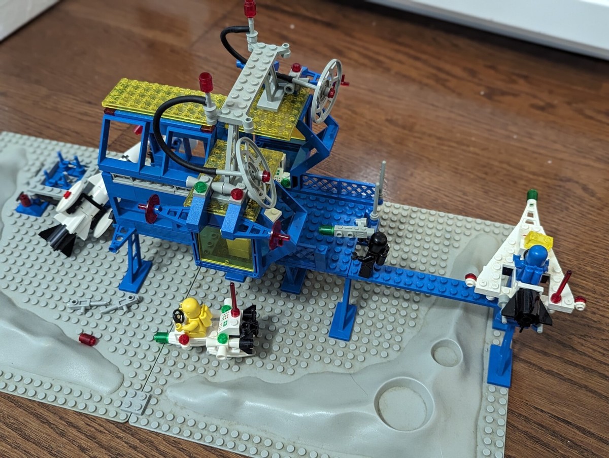Rare, Vintage Space Lego: Inter-Galactic Command Base # 6971 - 99