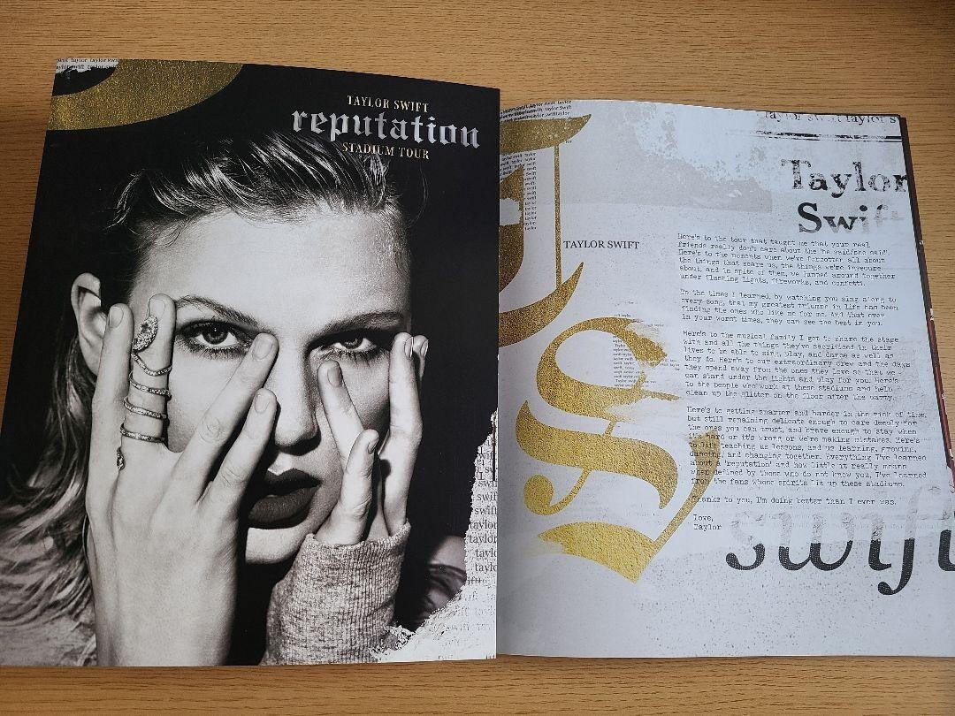 Taylor Swift Official Tour Book Reputation Stadium 2018 5th