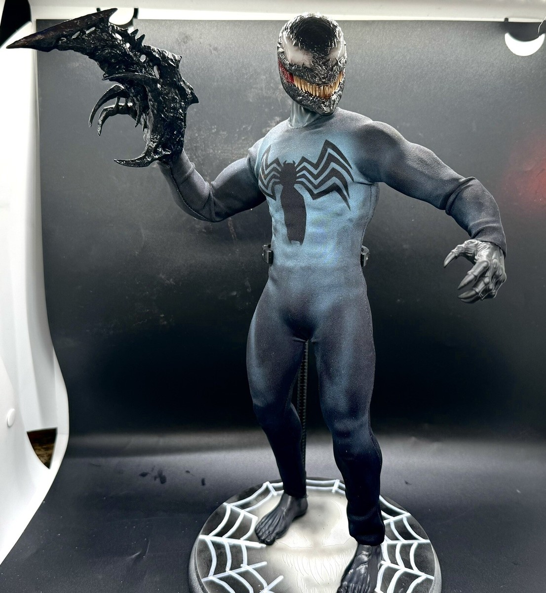 1/6 Scale Custom VENOM Figure W/ Hot Toys Carnage Head | eBay