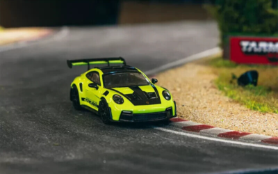 1/64 Porsche 911 992 GT3 RS 2022 Acid Green Model Minichamps x